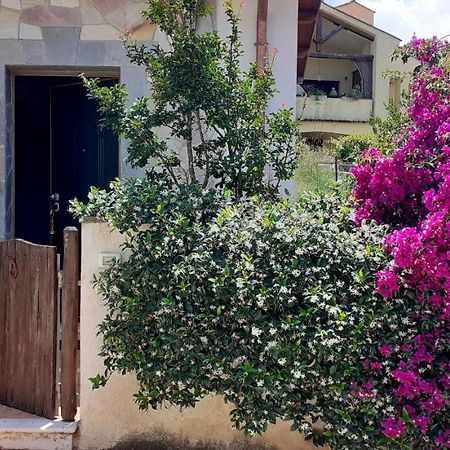 8 Via V. Monti Villa Loiri Porto San Paolo Bagian luar foto