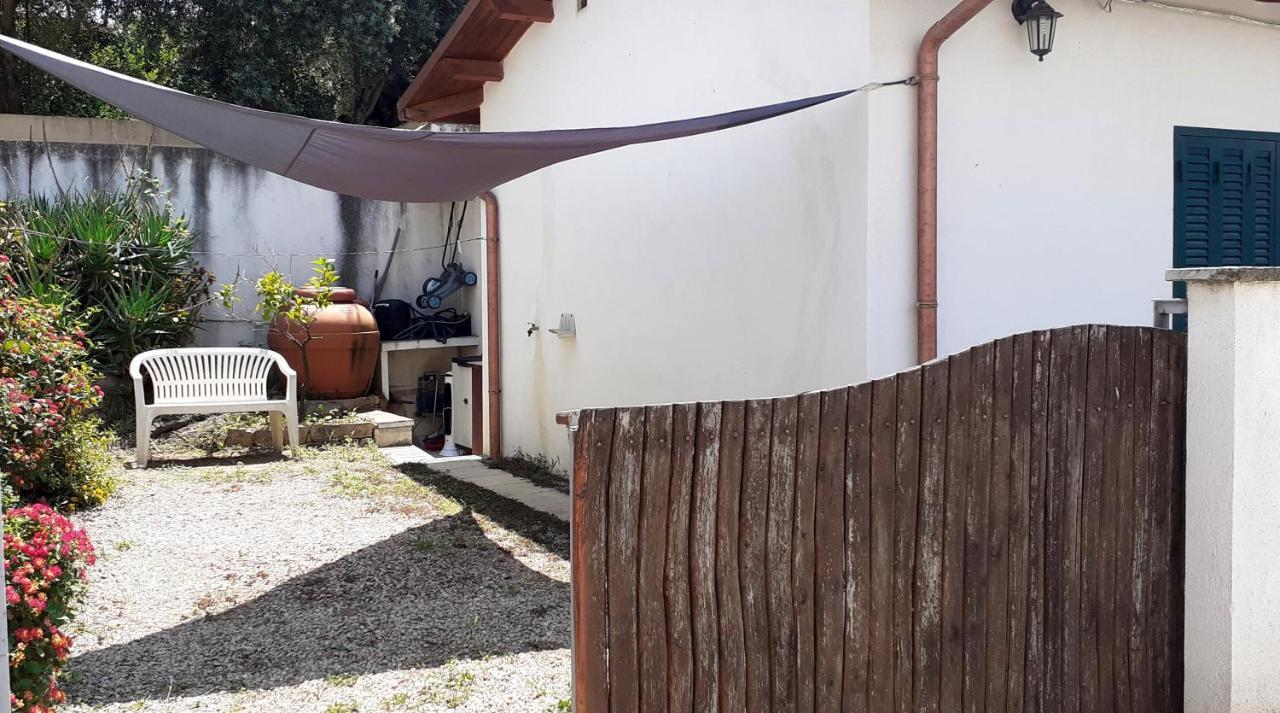 8 Via V. Monti Villa Loiri Porto San Paolo Bagian luar foto