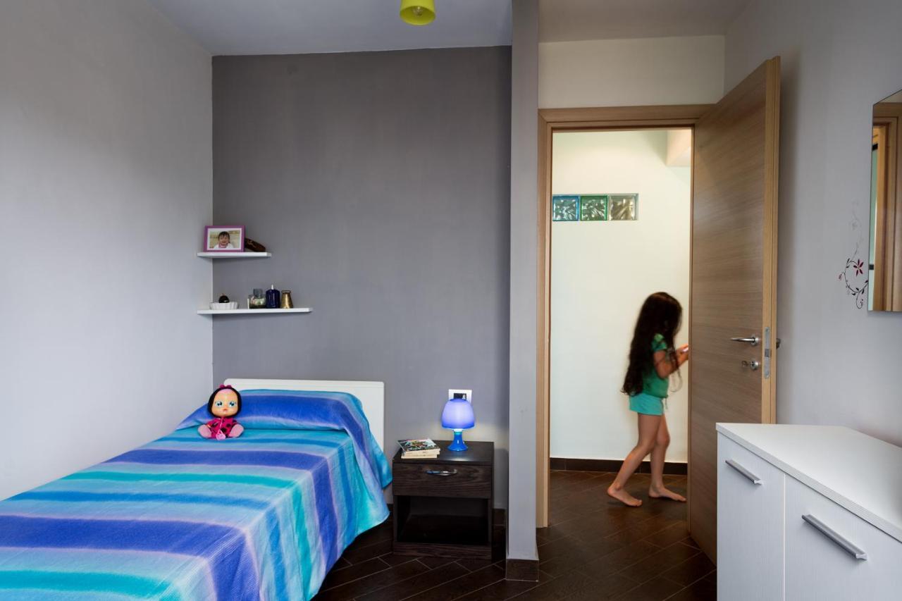 8 Via V. Monti Villa Loiri Porto San Paolo Bagian luar foto
